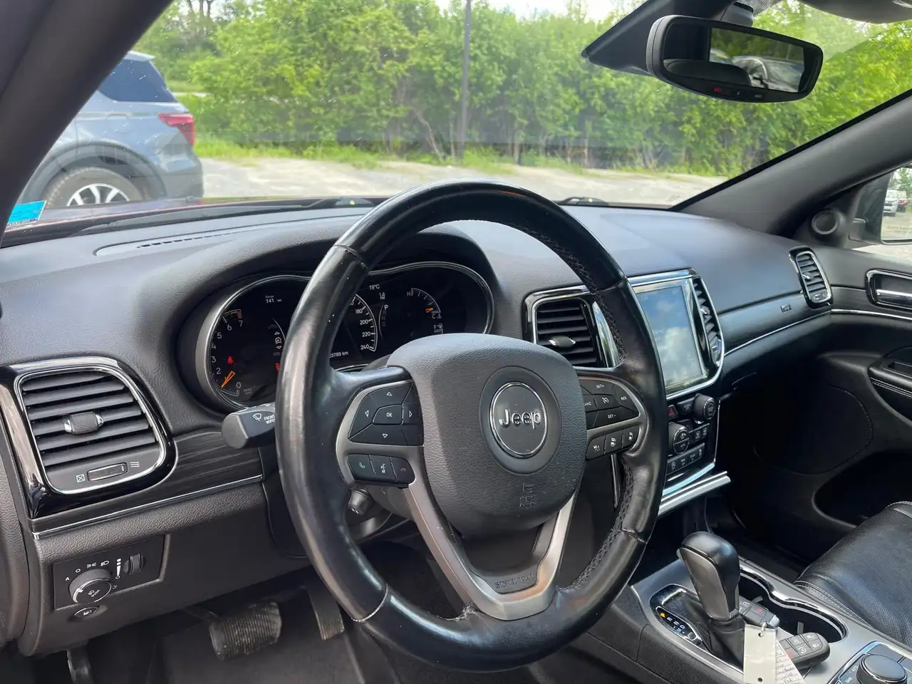 Jeep Grand Cherokee снимка Jeep Grand Cherokee