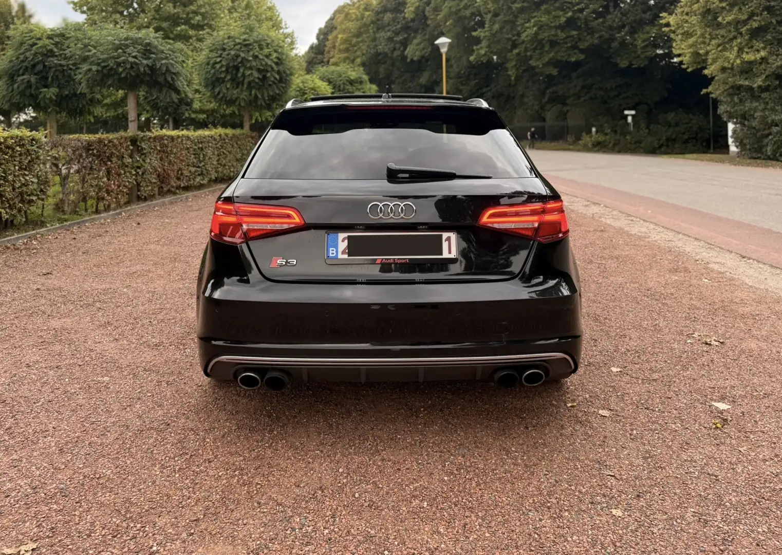 Audi S3 Sportback 2.0 TFSI Quattro S tronic Zwart - 1