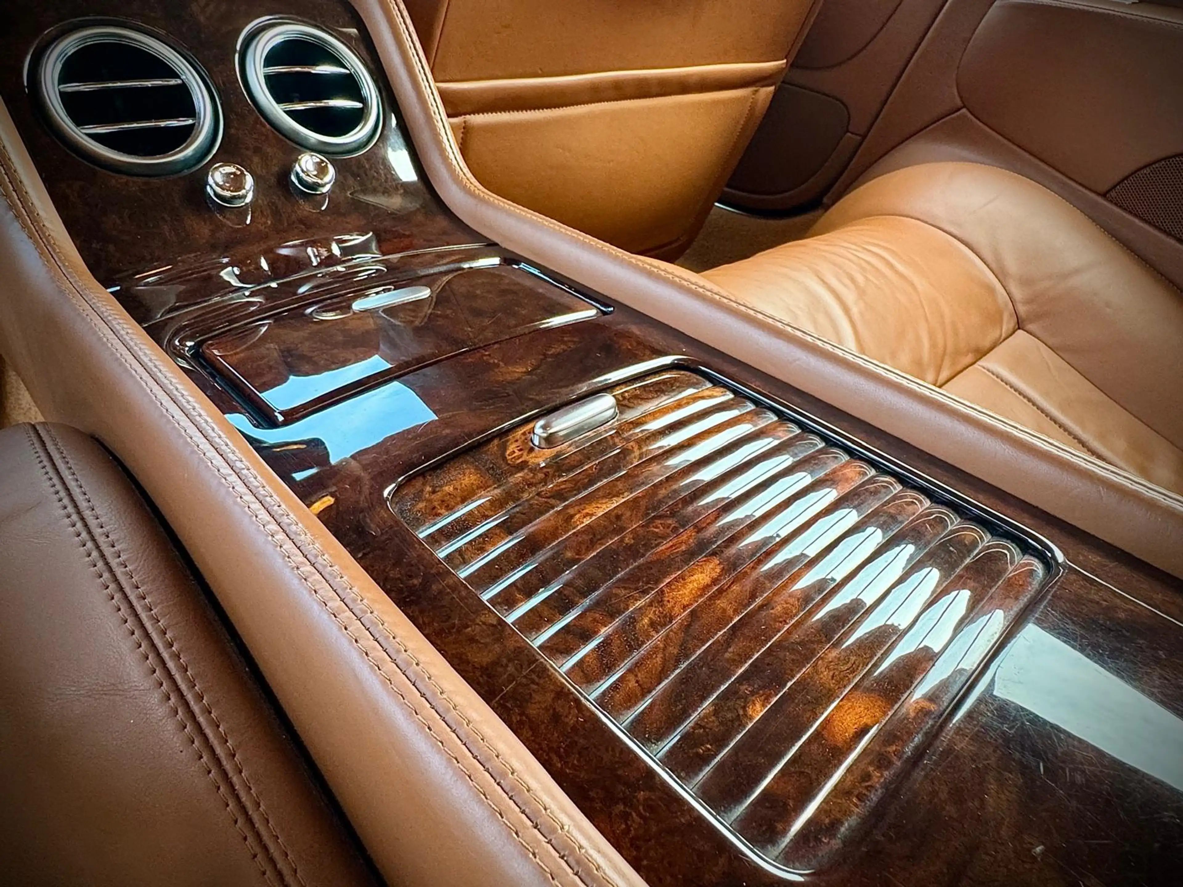 Bentley Continental GT 6.0 W12 / 560pk / Verdant Green / Cognac interior — photo 35