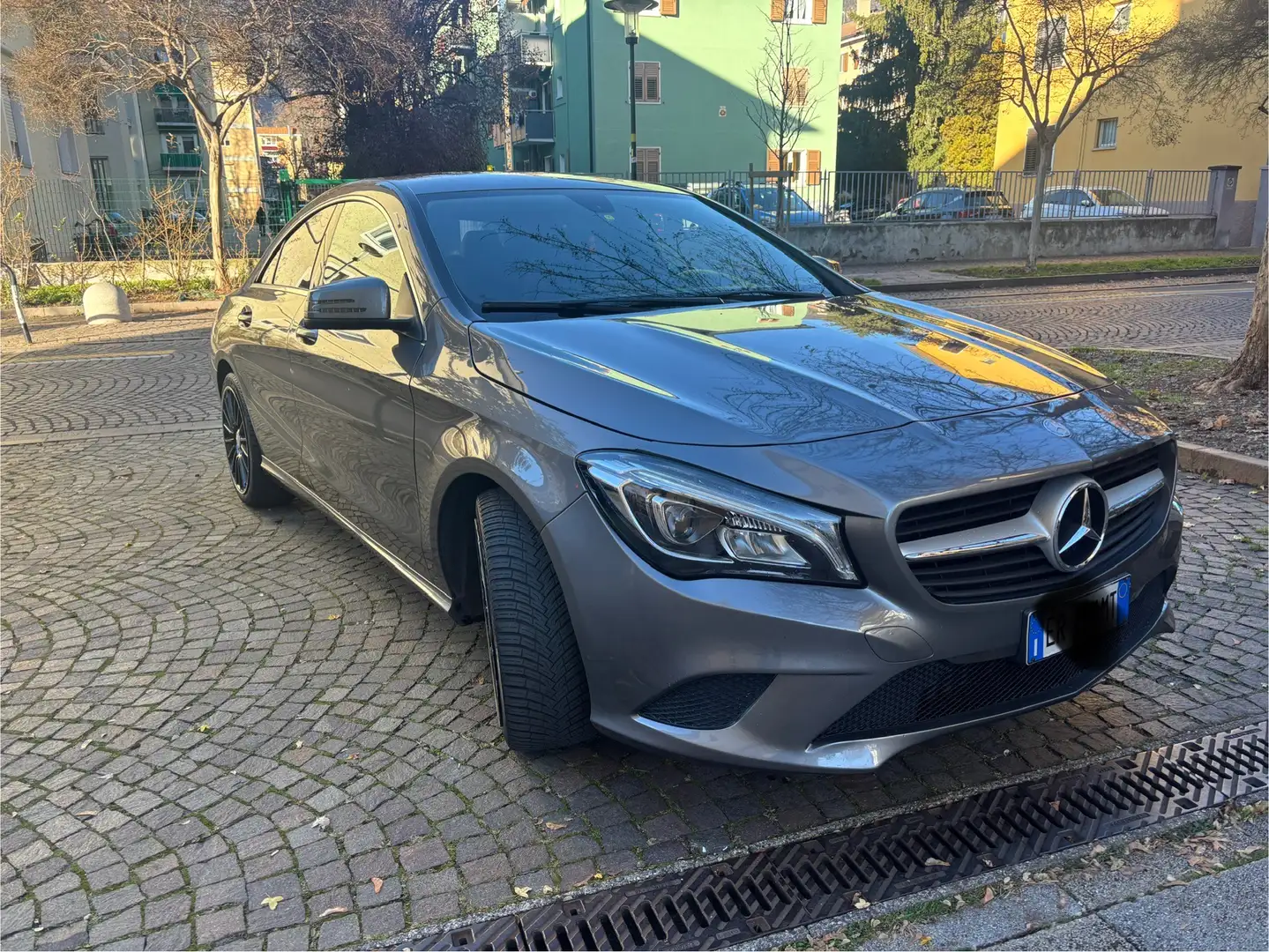 Mercedes-Benz CLA 180 Premium - 1