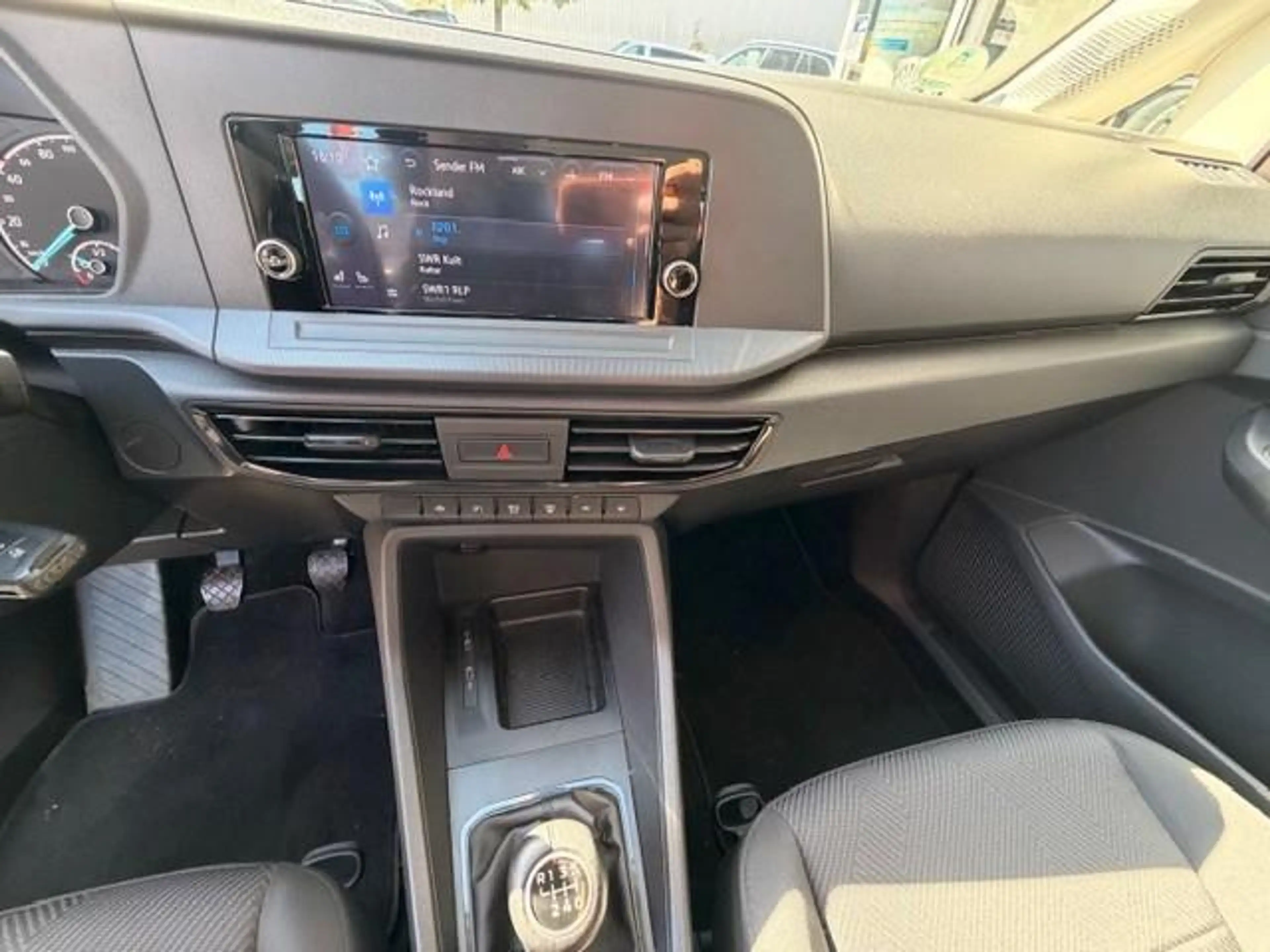 Ford Grand Tourneo Trend 2.0 EcoBlue 8 fach Bereift — photo 16