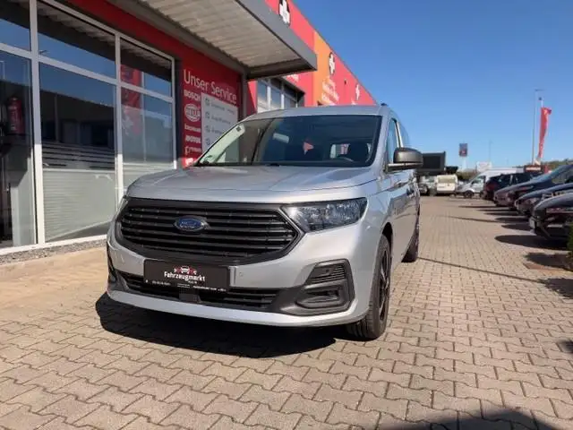 Ford Grand Tourneo
