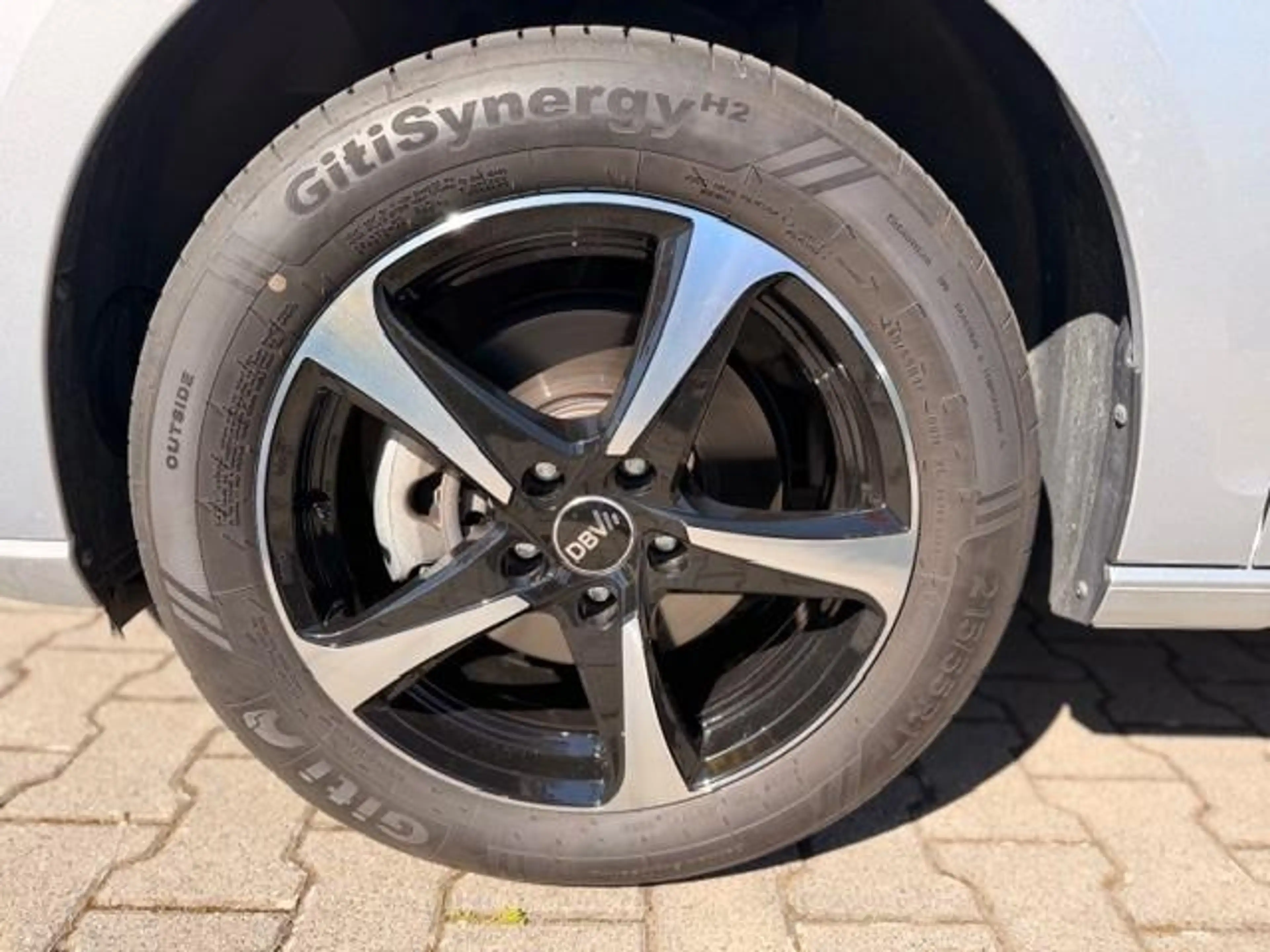 Ford Grand Tourneo Trend 2.0 EcoBlue 8 fach Bereift — photo 8