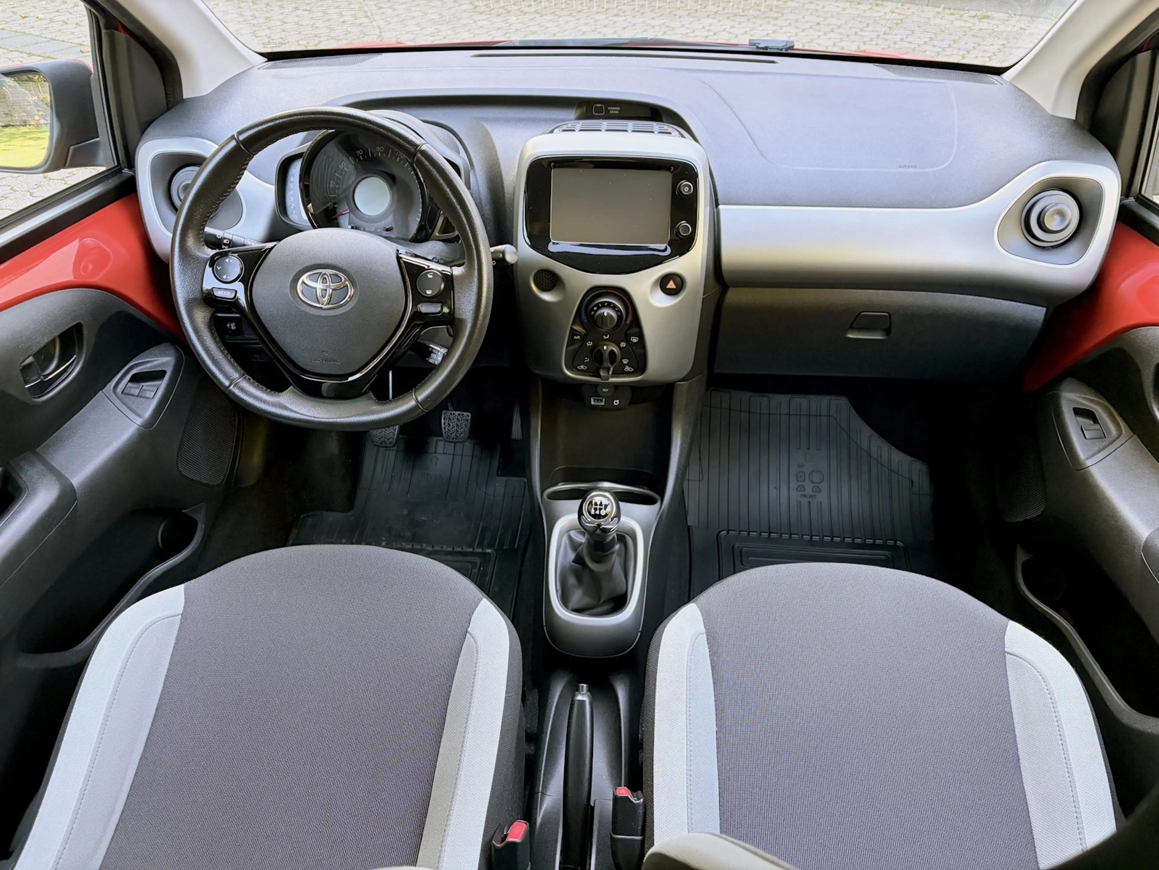 Toyota Aygo X Aygo x-play touch — photo 9