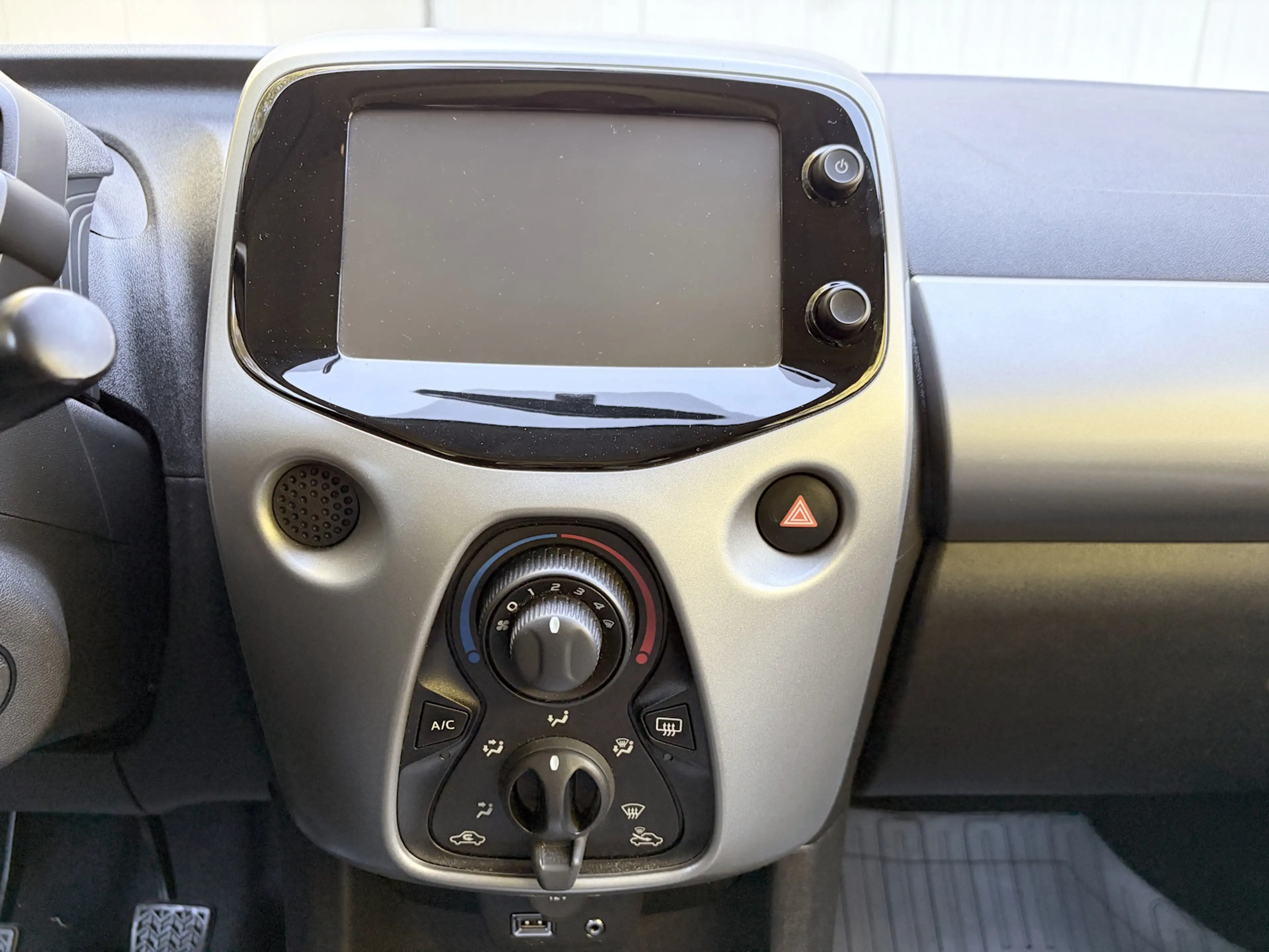 Toyota Aygo X Aygo x-play touch — photo 12