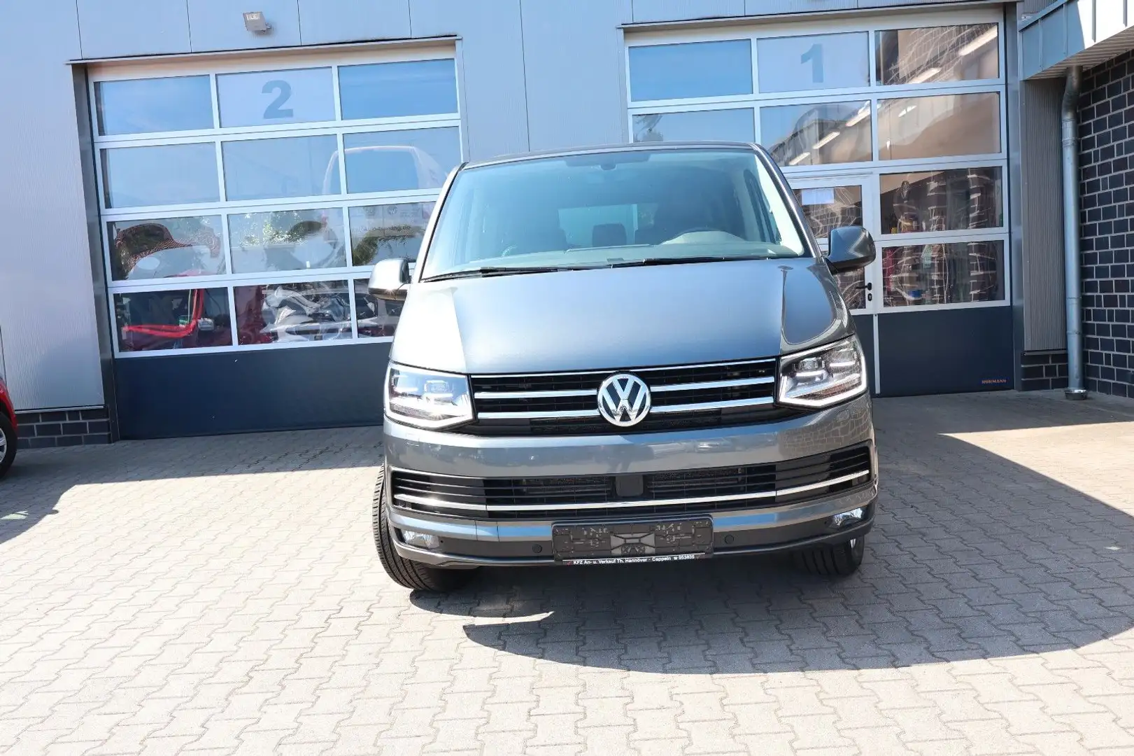 Volkswagen T6 Transporter T6 Bus Multivan Generation Six DSG/ACC/AHK Grau - 2