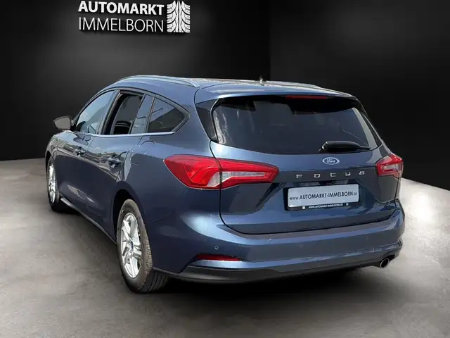 Ford Focus view 10