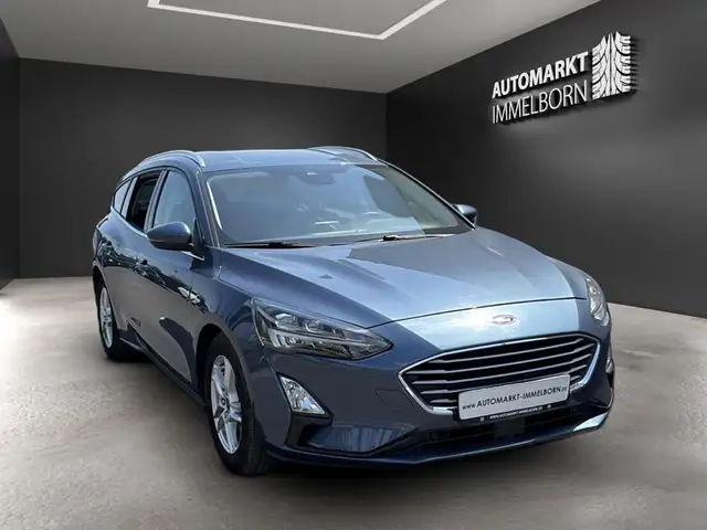 Ford Focus view 2
