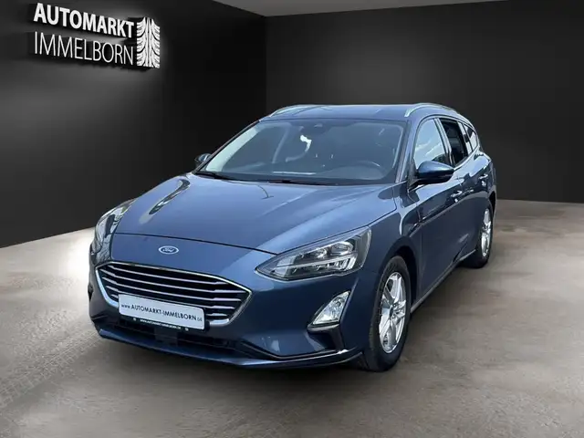 Ford Focus view 3