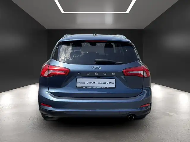 Ford Focus view 9