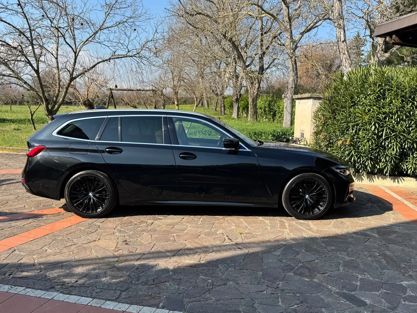 BMW 320 Serie 3 G21 2019 Touring 320d Touring Luxury auto Nero - 1