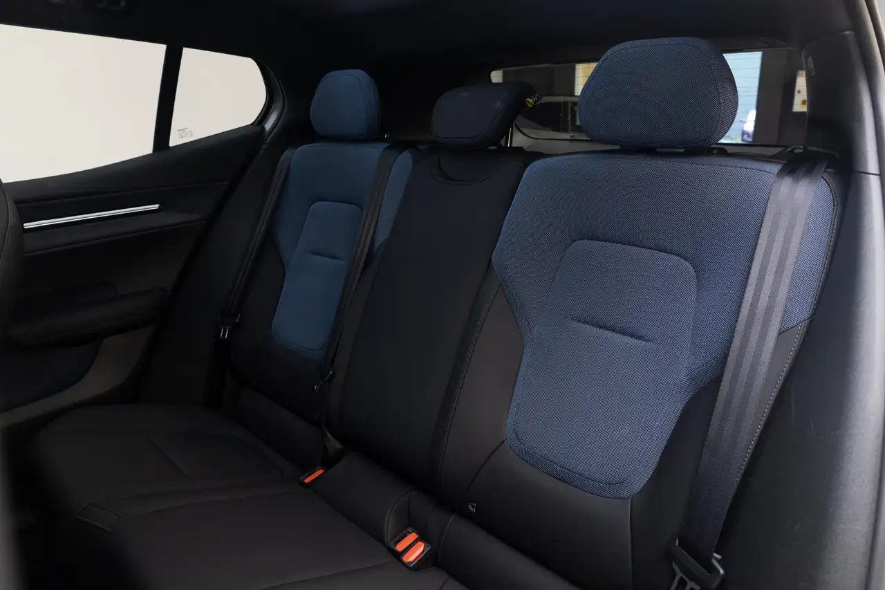 Volvo EX30 Twin Motor Performance Ultra 69 kWh Pano Keyle, миниатюра 7