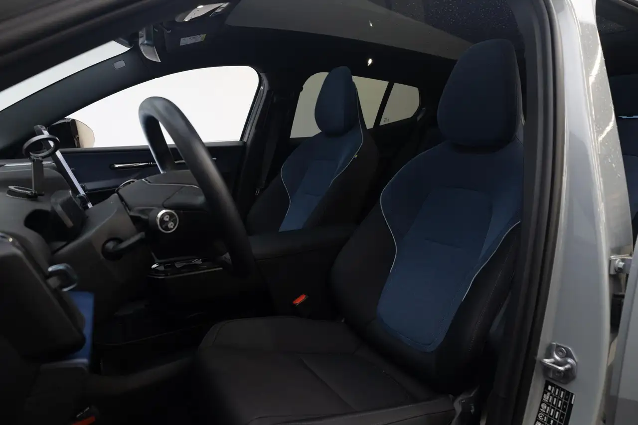 Volvo EX30 Twin Motor Performance Ultra 69 kWh Pano Keyle, миниатюра 5