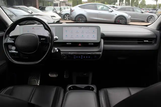 Hyundai IONIQ 5 view 3