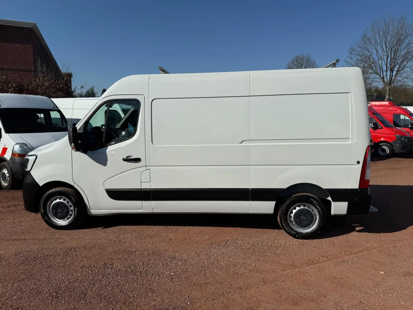 Renault Master T35 2.3 dCi 150PK L2H2 3500kg Trekhaak / Cruise Wit - 2