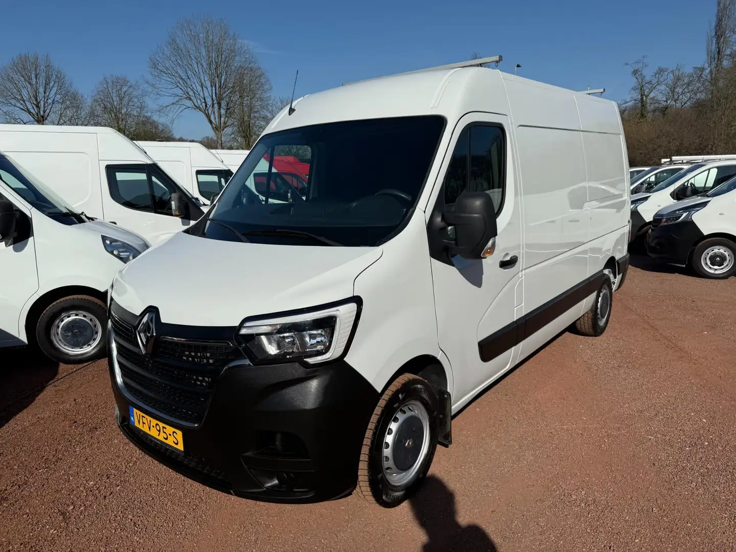 Renault Master T35 2.3 dCi 150PK L2H2 3500kg Trekhaak / Cruise Wit - 1
