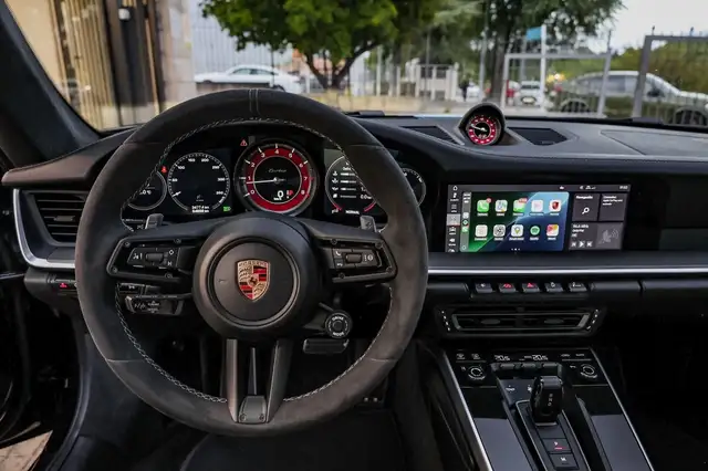 Porsche 992 view 15