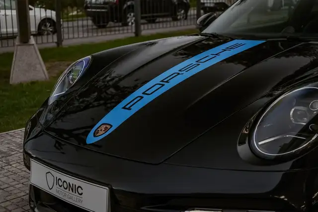 Porsche 992 view 3