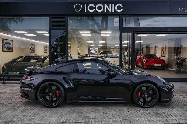 Porsche 992 view 5
