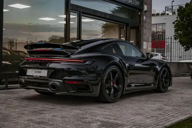 Porsche 992 view 8