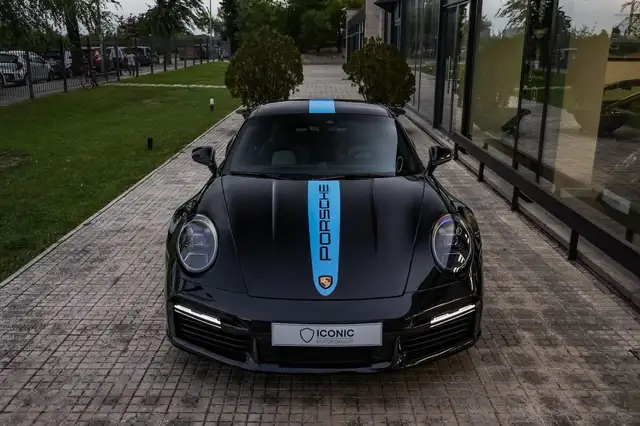 Porsche 992 view 4