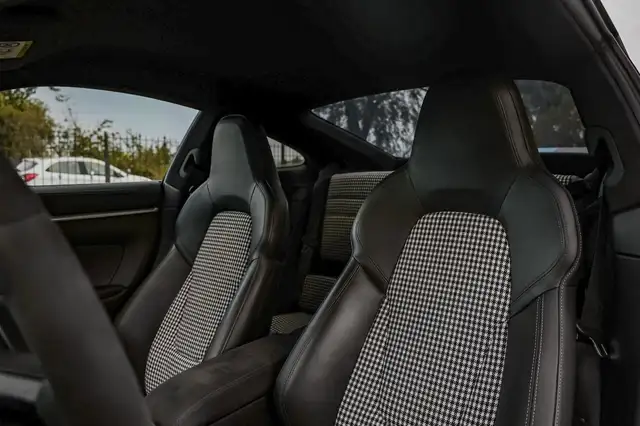 Porsche 992 view 13
