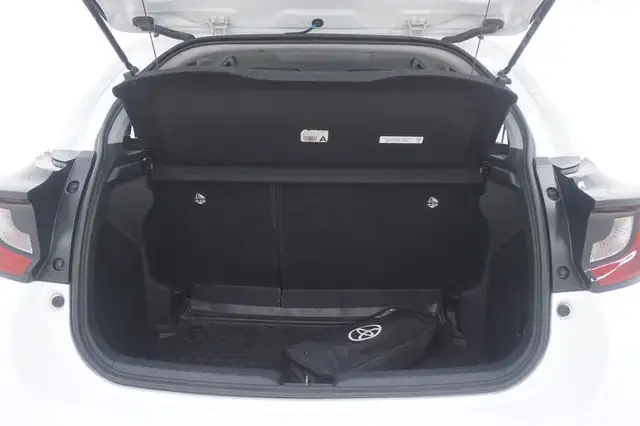 Toyota Yaris view 14
