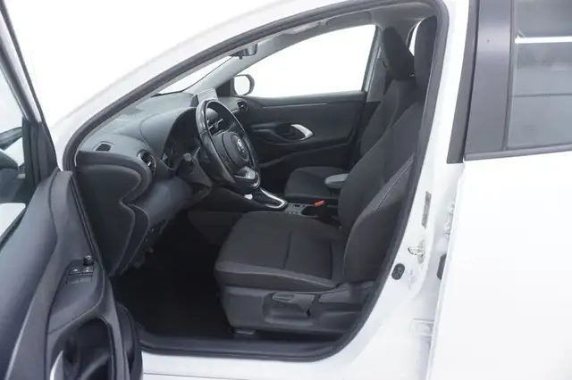 Toyota Yaris view 10
