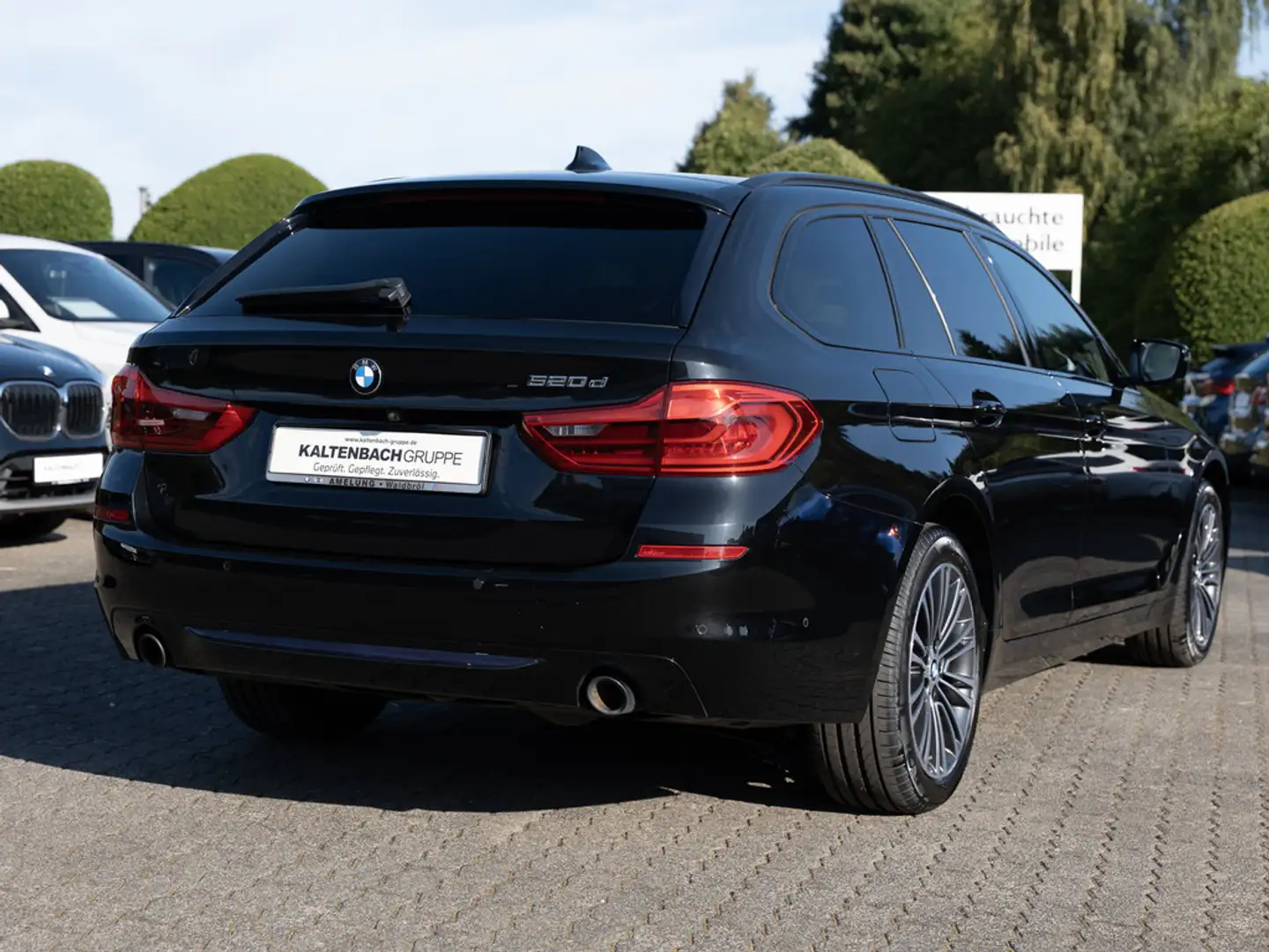 BMW 520 d Touring Sport Line AHK LED ACC NAVI SHZ Noir - 2