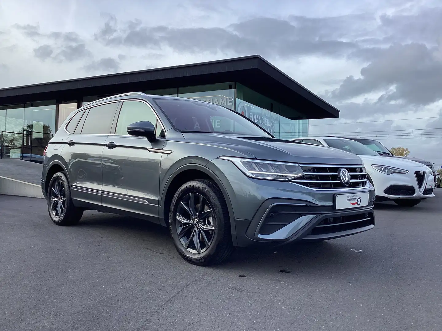 Volkswagen Tiguan Allspace 1.5i/ 7zitpl/Carplay/Panodak/Cam&Pdc/AdapCruise Grau - 1