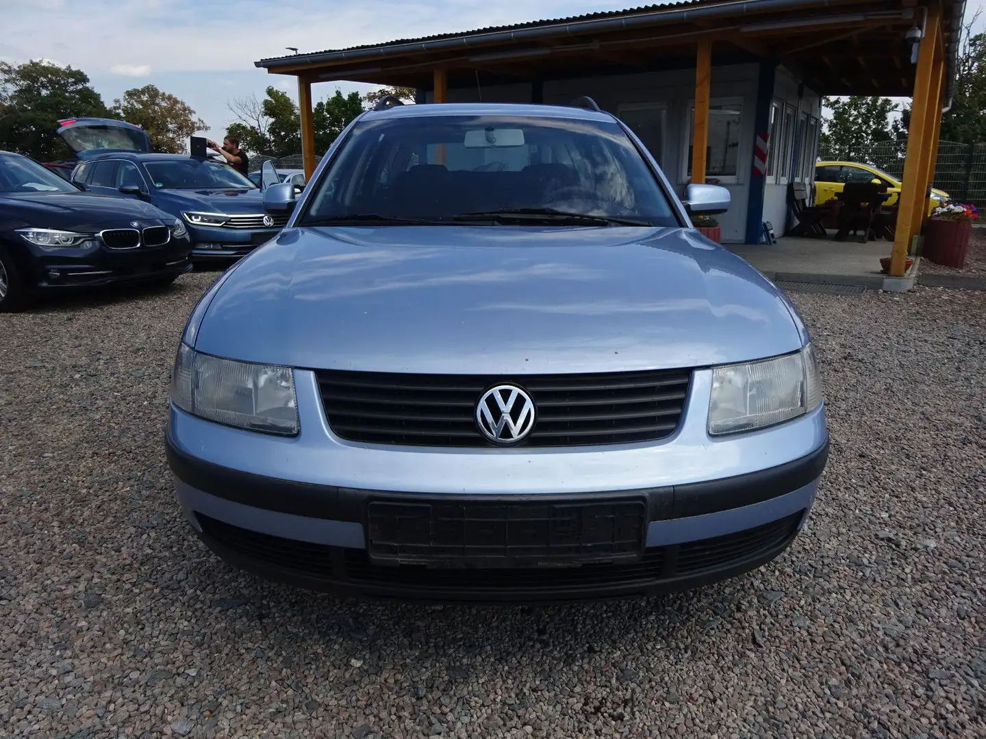 Volkswagen Passat Variant 1.9TDI Auto Edition Синій - 2