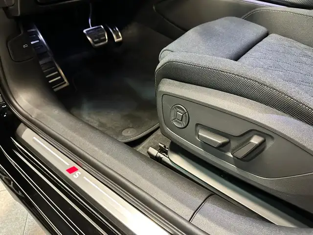 Audi A6 view 20