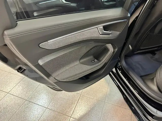 Audi A6 view 15