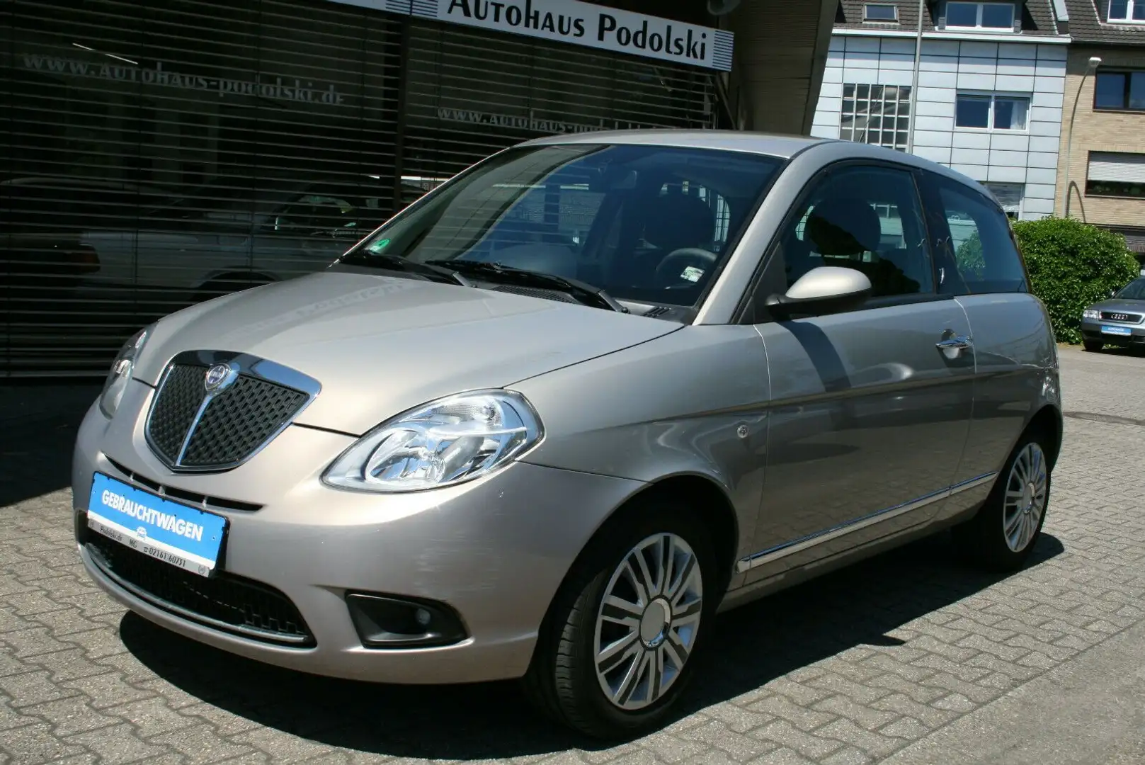 Lancia Ypsilon 1.2 8V Oro | 2-Hand | 76 T.Km.| Klima | Szürke - 1