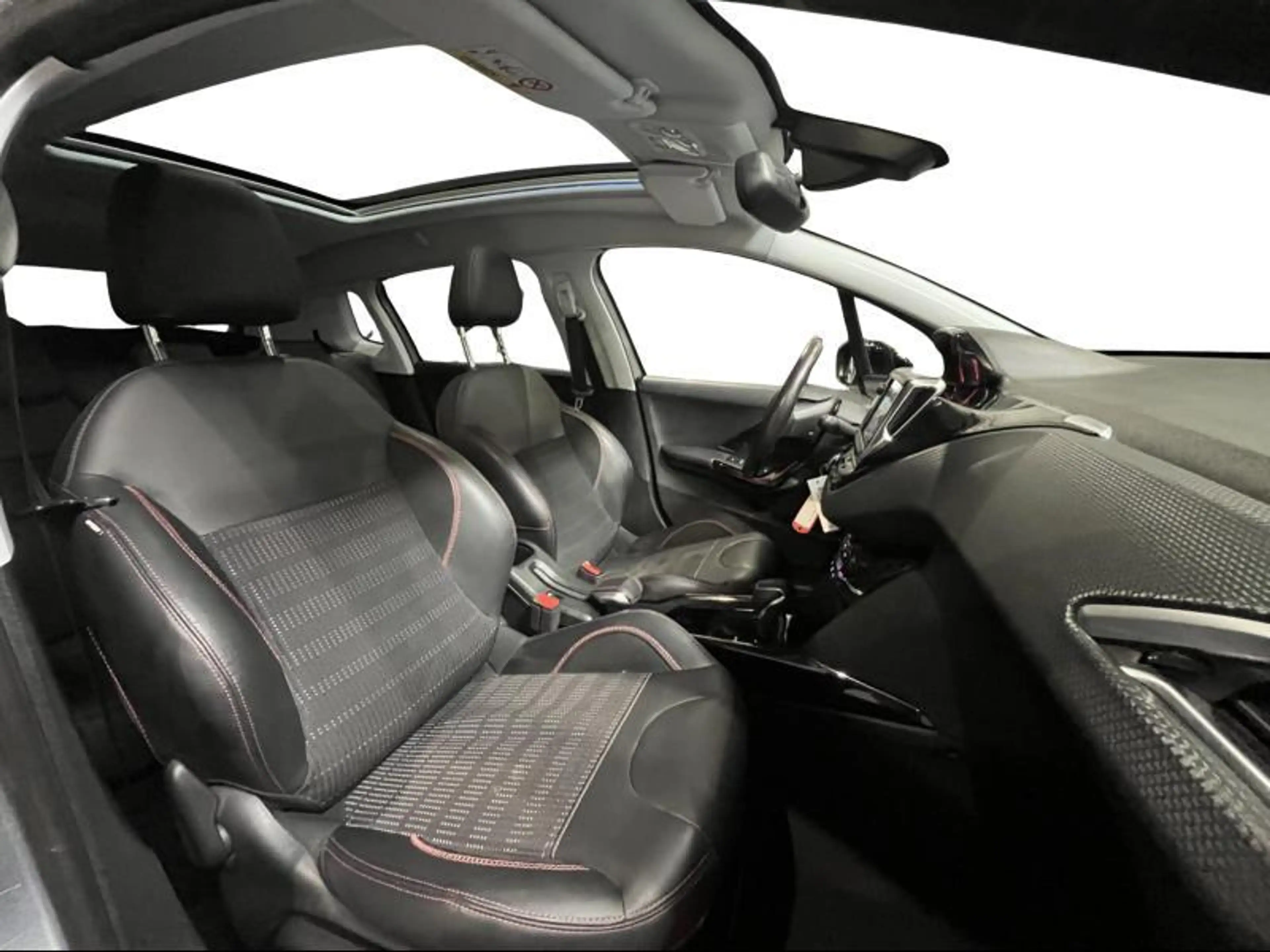 Peugeot 2008 GT Line | Camera | Carplay | — photo 14