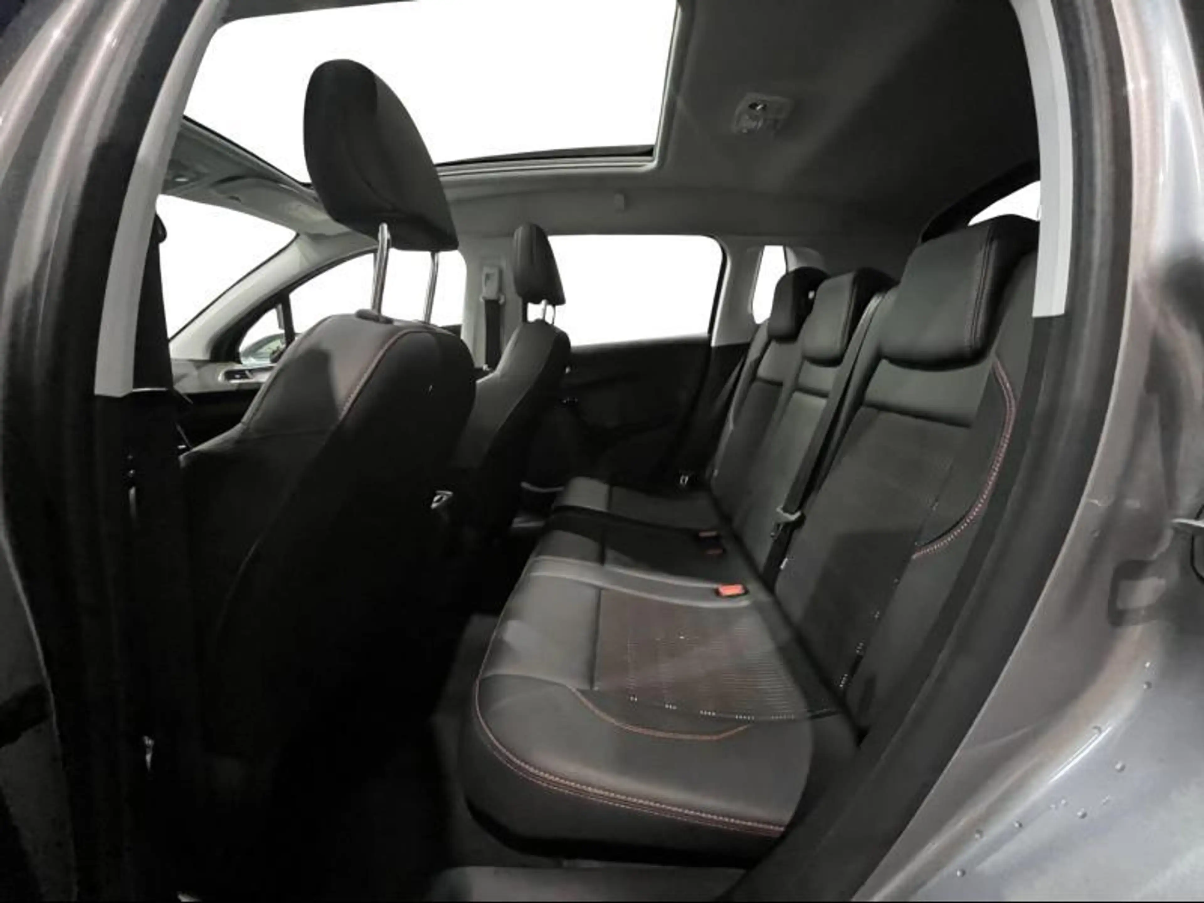 Peugeot 2008 GT Line | Camera | Carplay | — photo 11