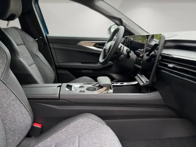 Renault Austral view 14