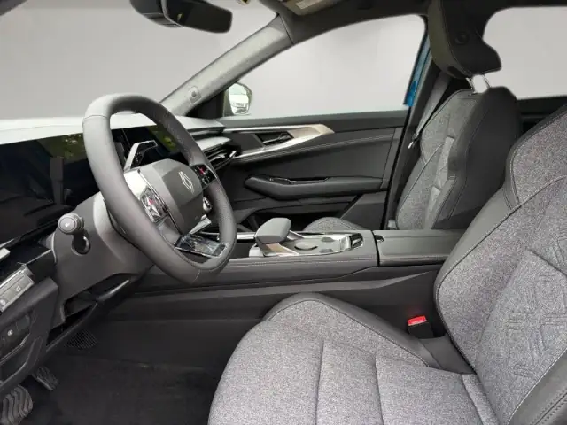 Renault Austral view 7