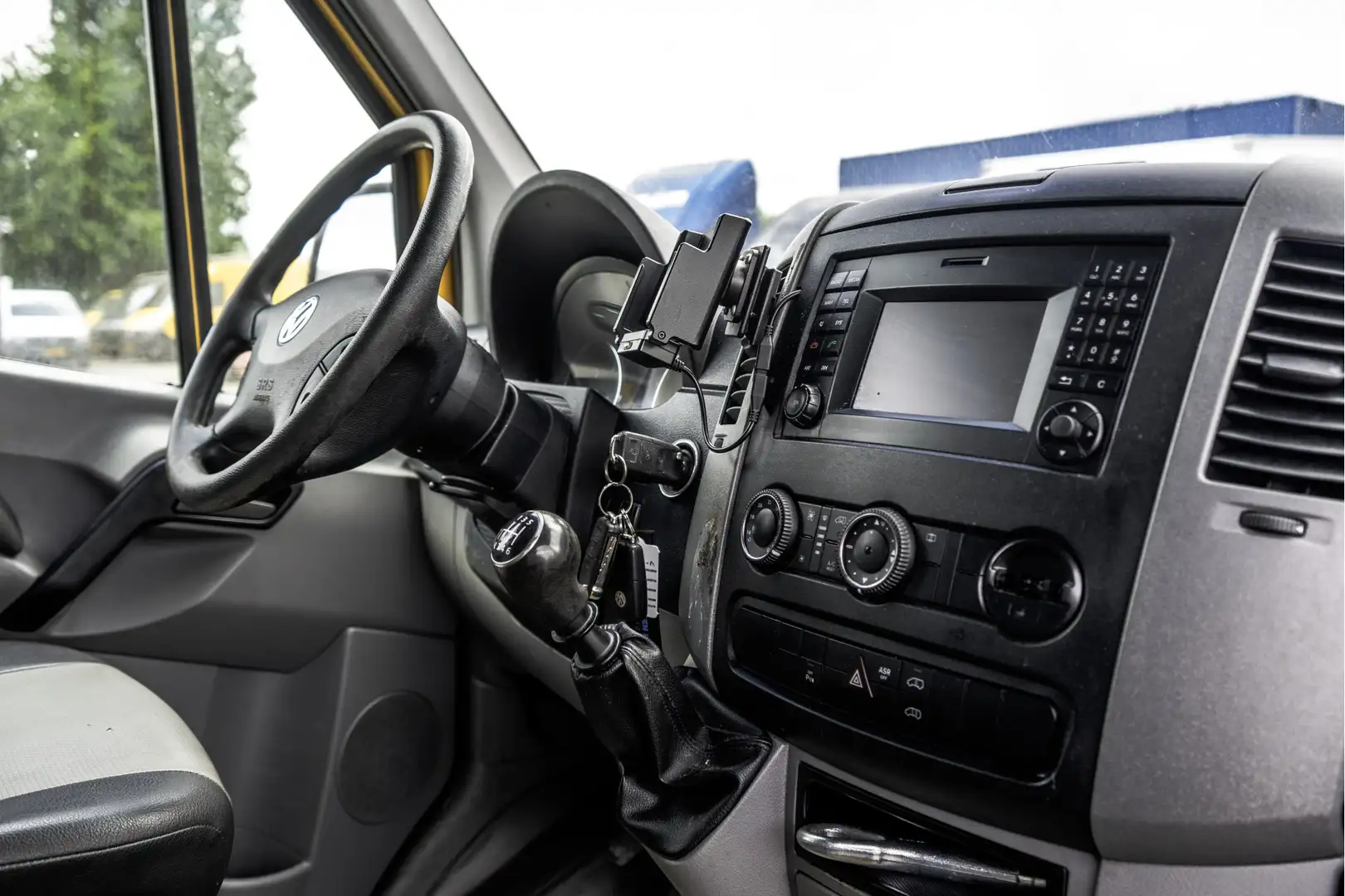 Volkswagen Crafter 35 2.0 TDI L2H2| MOTOR DEFECT | PDC | Zijschuifdeu Giallo - 2