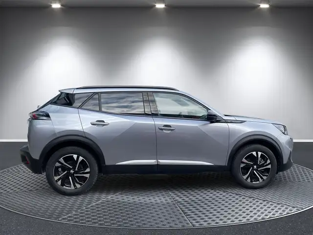 Peugeot 2008 view 6