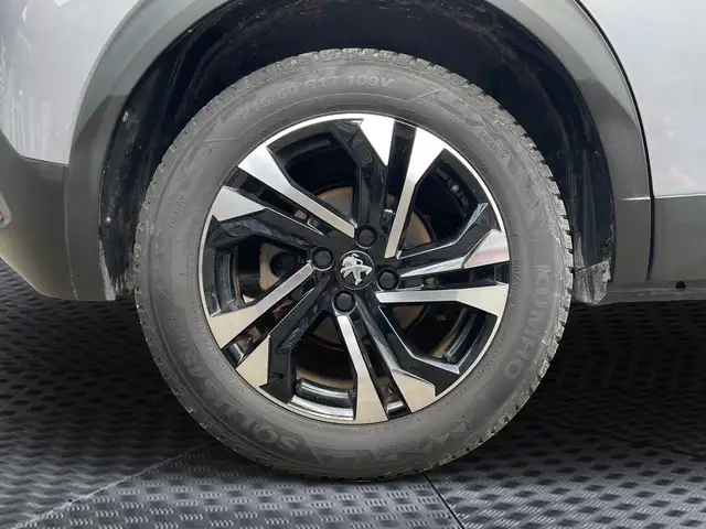 Peugeot 2008 view 9