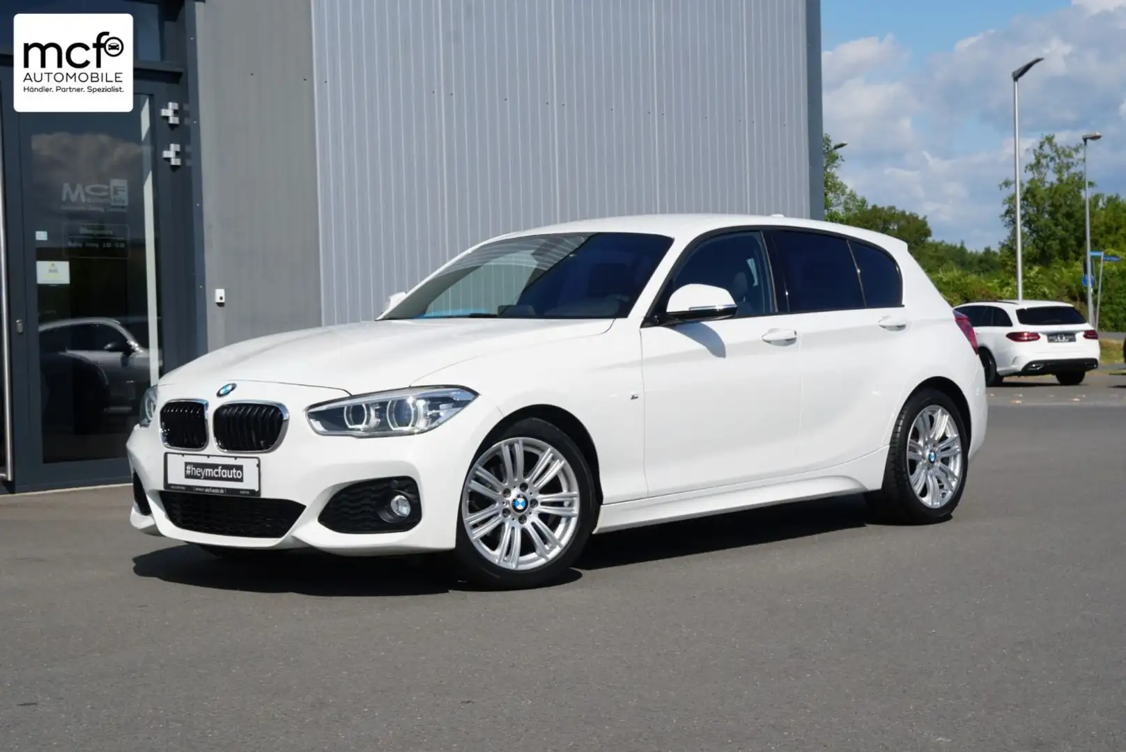 BMW 118 i M Sport *LED*Shadow Line*17Zoll*PDC* Белый - 1