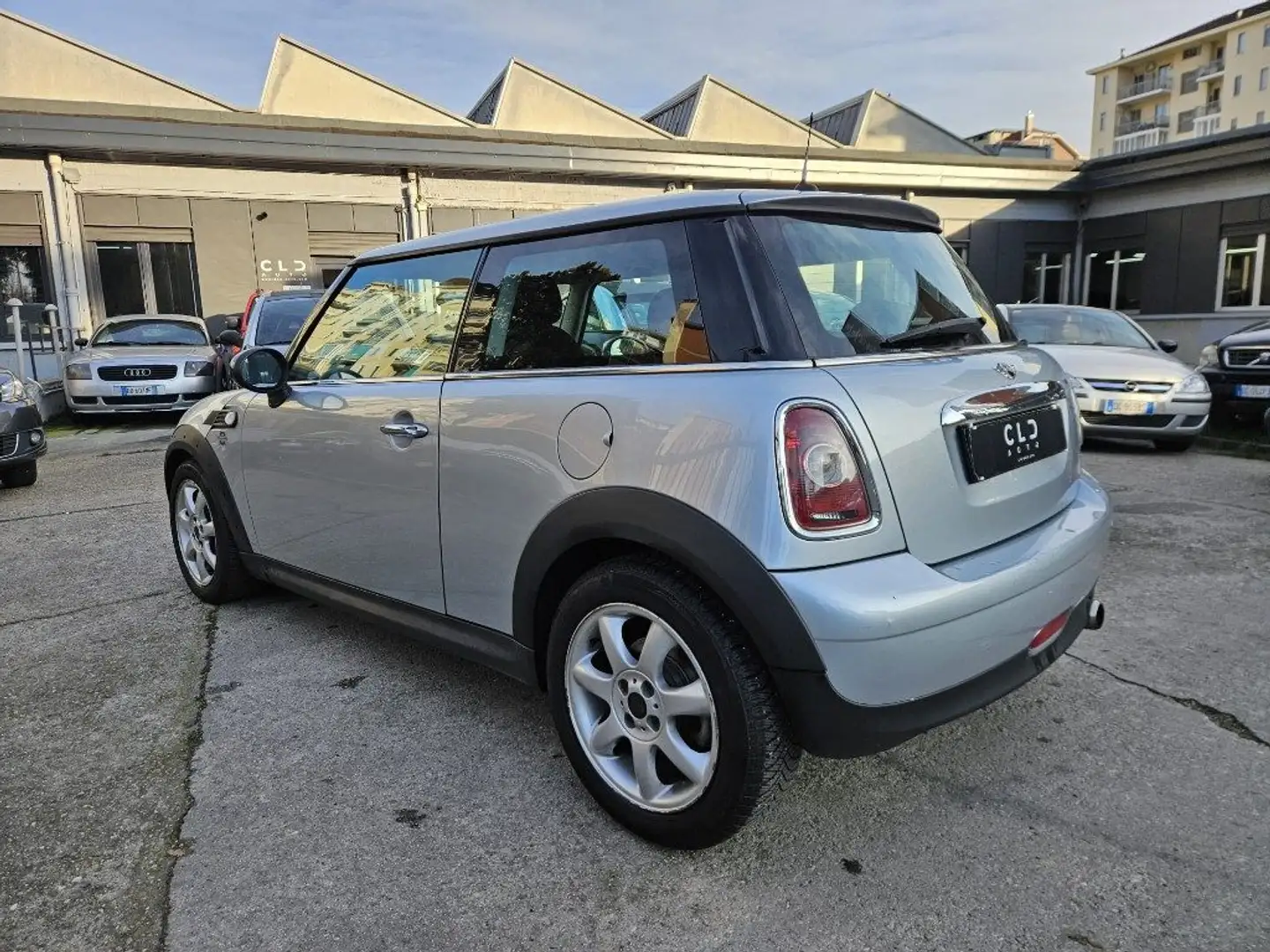 MINI One 1.4 16V One Grau - 2