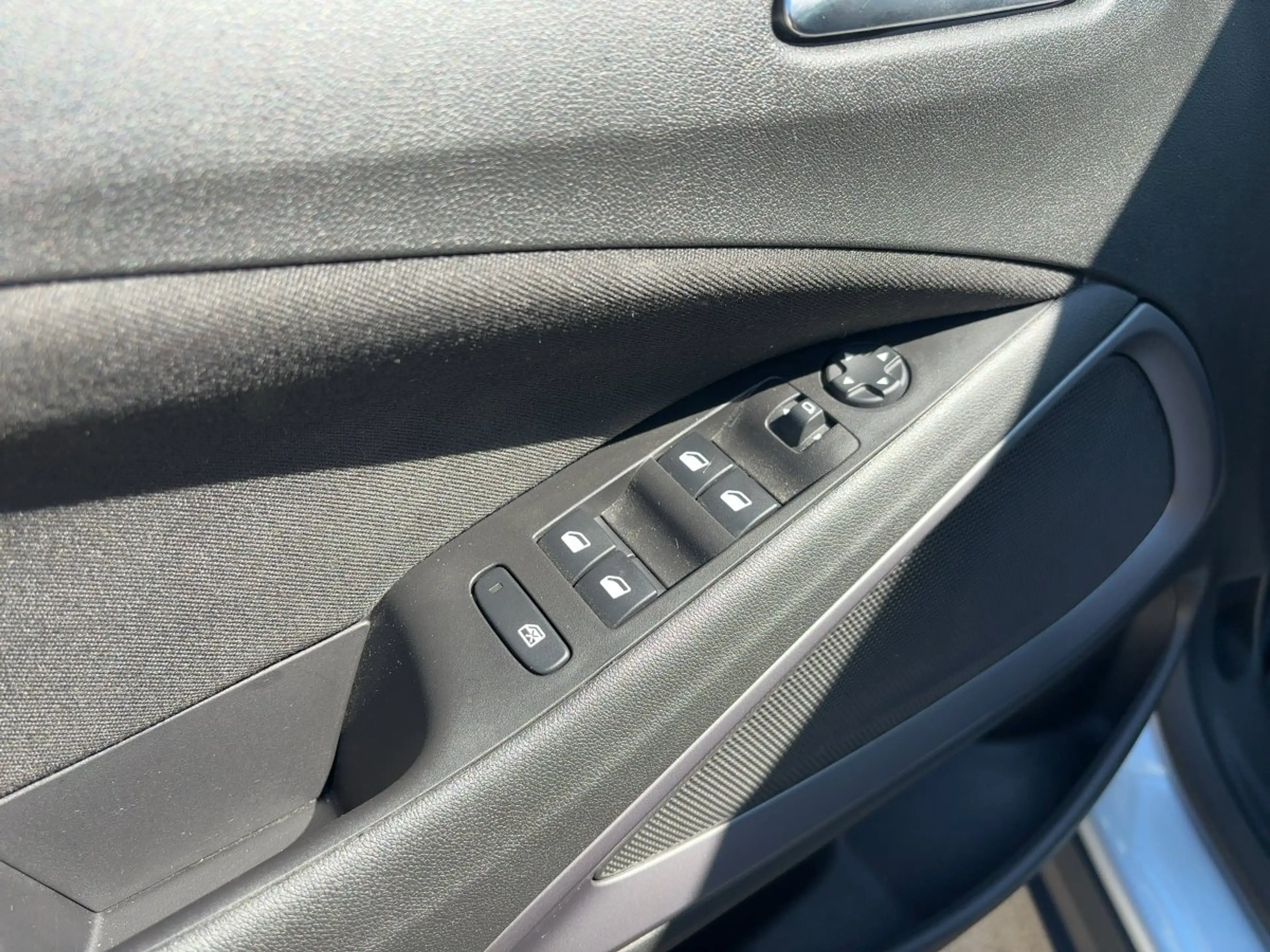 Opel Crossland Elegance LED KeyLess LM — photo 15