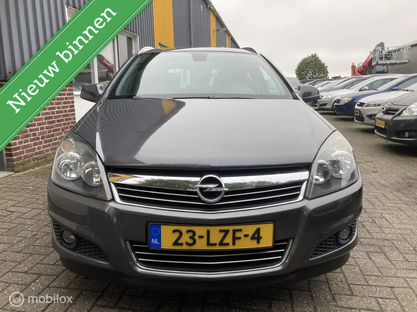 Opel Astra Wagon 1.6 Cosmo NETTE AUTO! Grijs - 2
