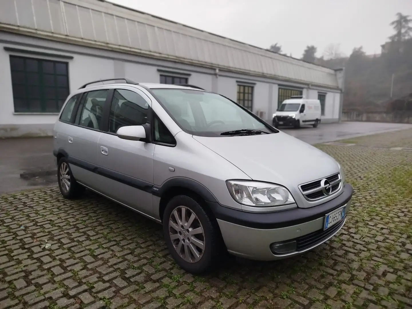 Opel Zafira Zafira I 1999 1.8 16v Elegance FL Argent - 1
