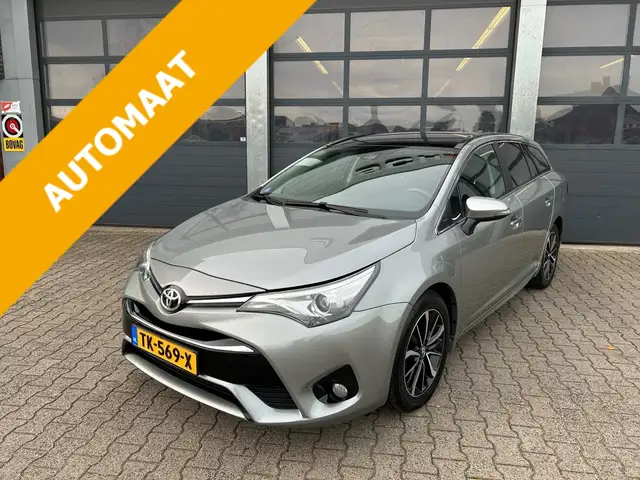 Toyota Avensis 1.8 VVT-i 147pk Skyview Edition