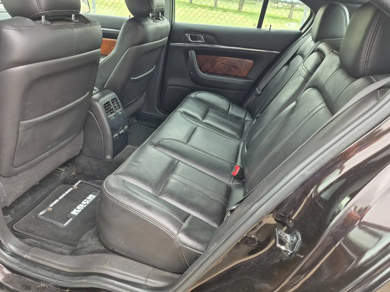 Lincoln MKS снимка Lincoln MKS