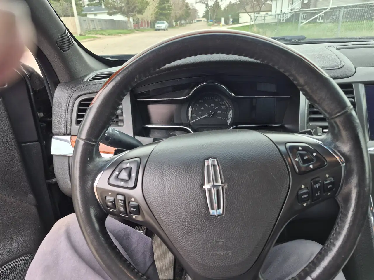 Lincoln MKS снимка Lincoln MKS