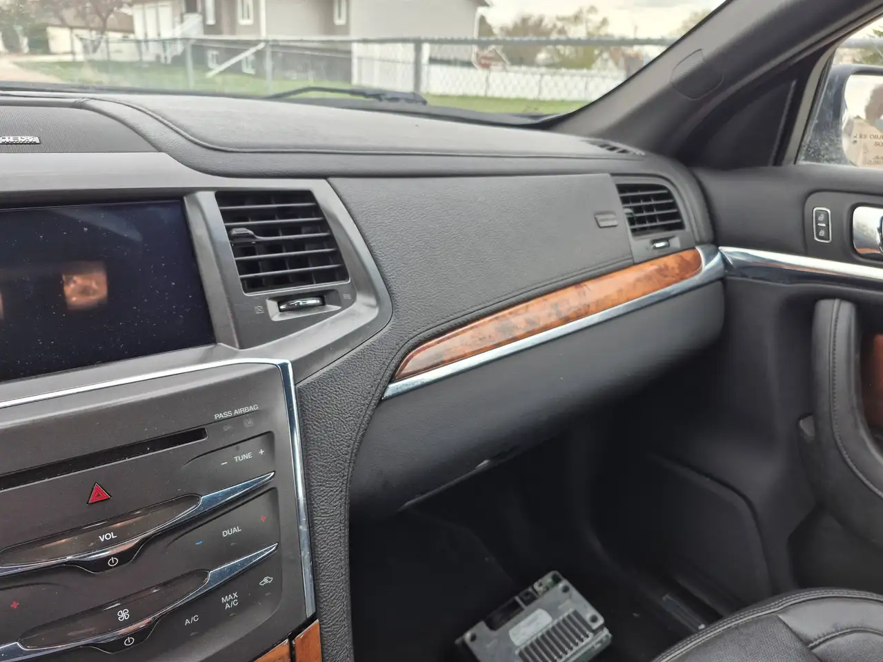 Lincoln MKS снимка Lincoln MKS